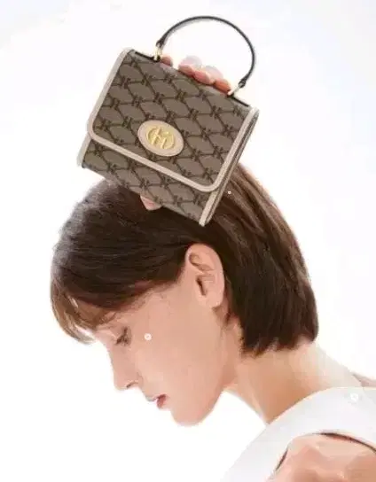 https://media.bunjang.co.kr/product/412674533_1_1780710988_w{res}.jpg